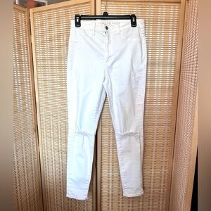 American Eagle White Distressed Super Stretch Skinny Jeans Size 8 R